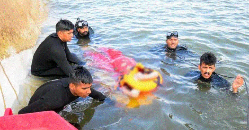 जबलपुर क्रुज हादसे के बाद मजदूरों ने बरगी बांध में लगाई छलांग बचाई एक दर्जन लोगों की जान, सीएम ने किया इनाम का ऐलान
