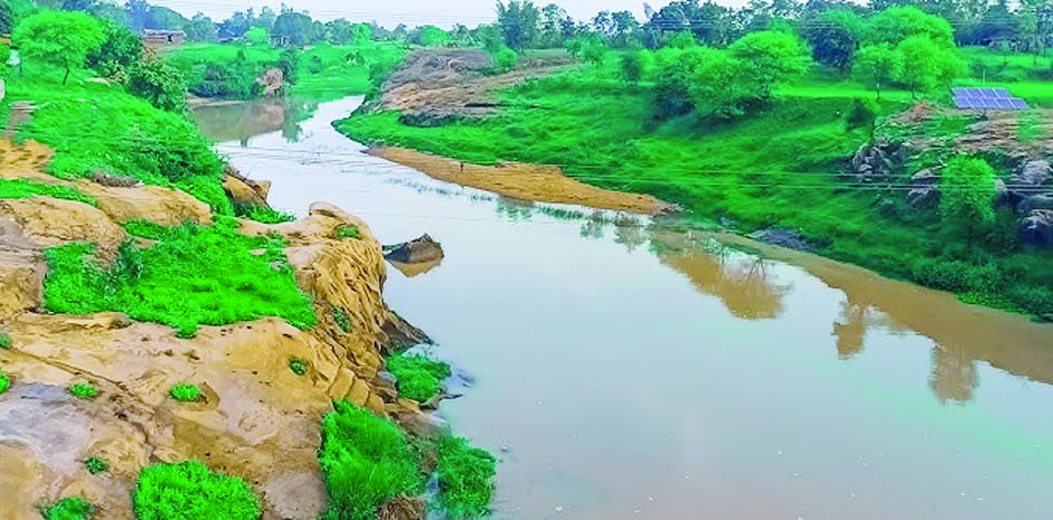 राइस मिल और निस्तारी पानी से अहिरन पर संकट
