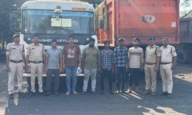 कोरबा पुलिस की बड़ी कार्रवाई: ओवरलोडिंग की आड़ में कोयला चोरी करने वाला गिरोह गिरफ्तार, 6 आरोपी दबोचे, 215 टन कोयला जब्त