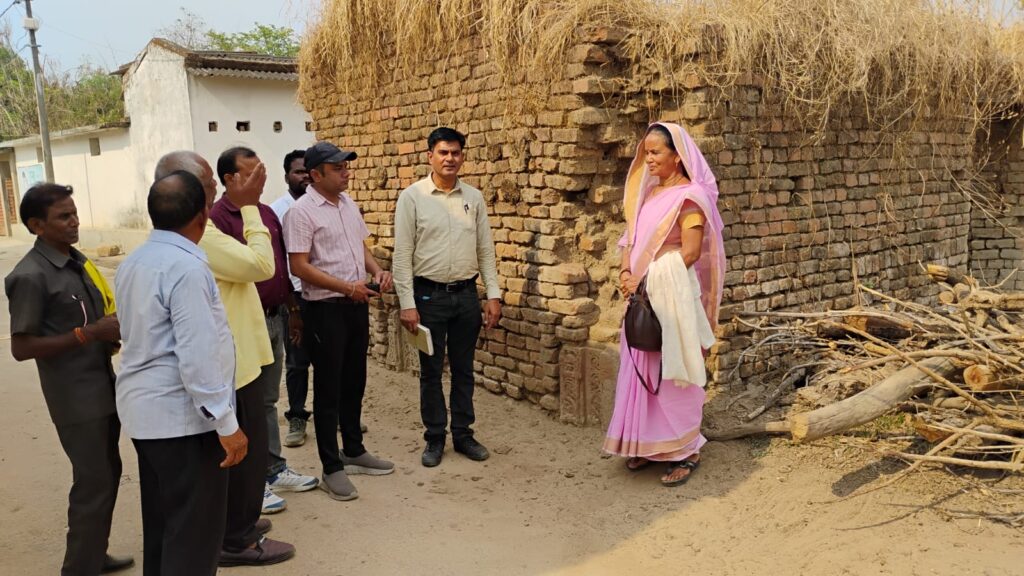 कोरबा जिले की ऐतिहासिक नगरी तुमान में “ज्ञानभारतम” राष्ट्रीय पाण्डुलिपि सर्वेक्षण अभियान के तहत प्राचीन पाण्डुलिपियों को खोजने सर्वेक्षण शुरू हुआ