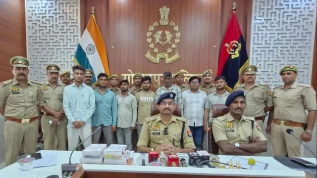 गोरखपुर में यात्रियों से लूटपाट करने वाले बिच्छू गैंग का भंडाफोड़, सरगना समेत 7 आरोपी गिरफ्तार