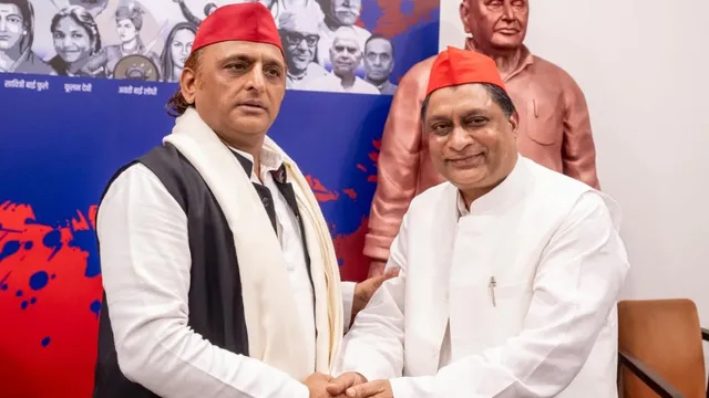 मायावती को झटका देकर अखिलेश यादव के खेमे में पहुंचे हाजी जियाउद्दीन अंसारी, सपा प्रमुख ने दिलाई सदस्यता