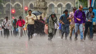 छह दिन पहले केरलम पहुंचेगा मानसून, महाराष्ट्र में पारा 45°C पार; आज दिल्ली-यूपी में हीटवेव करेगी परेशान