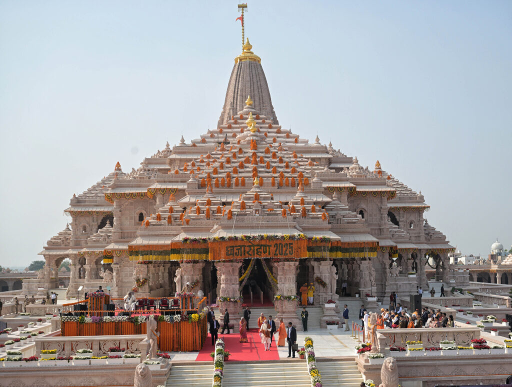 राम मंदिर को भी नहीं छोड़े ये लोग,बड़ा सवाल,इस देश में राम को कब मिलेगा न्याय,हिंदुओं की आस्था से खिलवाड़,देश भक्त जनता के सेवक कहां हैं,देश का चौकीदार कहां हैं🤪🤪🤪मुँह में राम,राम के घर में चोरी,विपक्ष की मांग सुप्रीम कोर्ट की निगरानी में हो जांच,सरकार को क्यों हैं ऐतराज रायपुर से मनोज शुक्ला कि रिपोर्ट:-